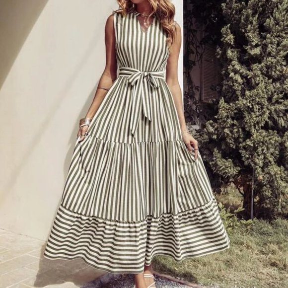 Nautical striped notched neck belted maxi dress - Picture 4 of 7